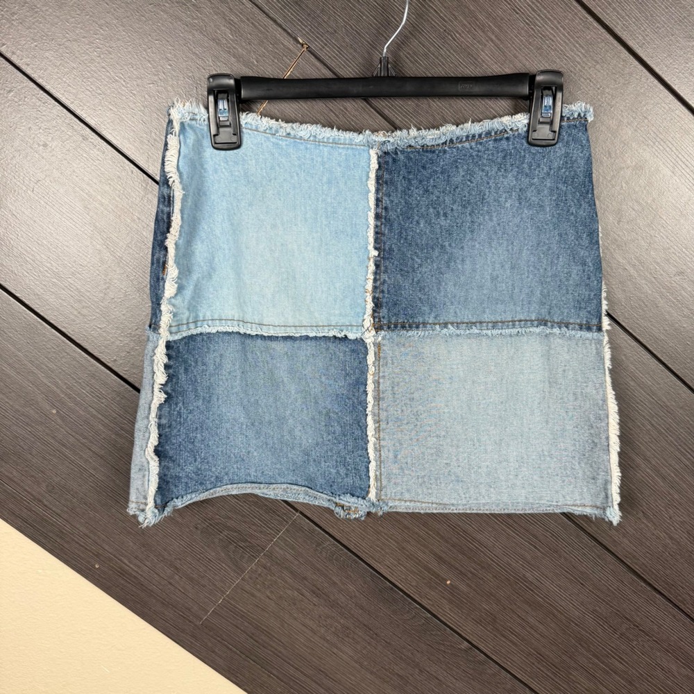 No Boundaries Juniors Size 5 Y2K Patchwork Denim Mini Skirt Frayed Raw Hem